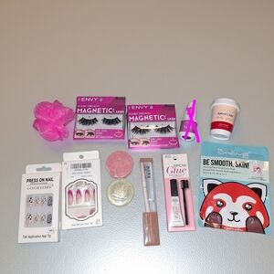Beauty and Nail Care Set with Magnetic Lashes